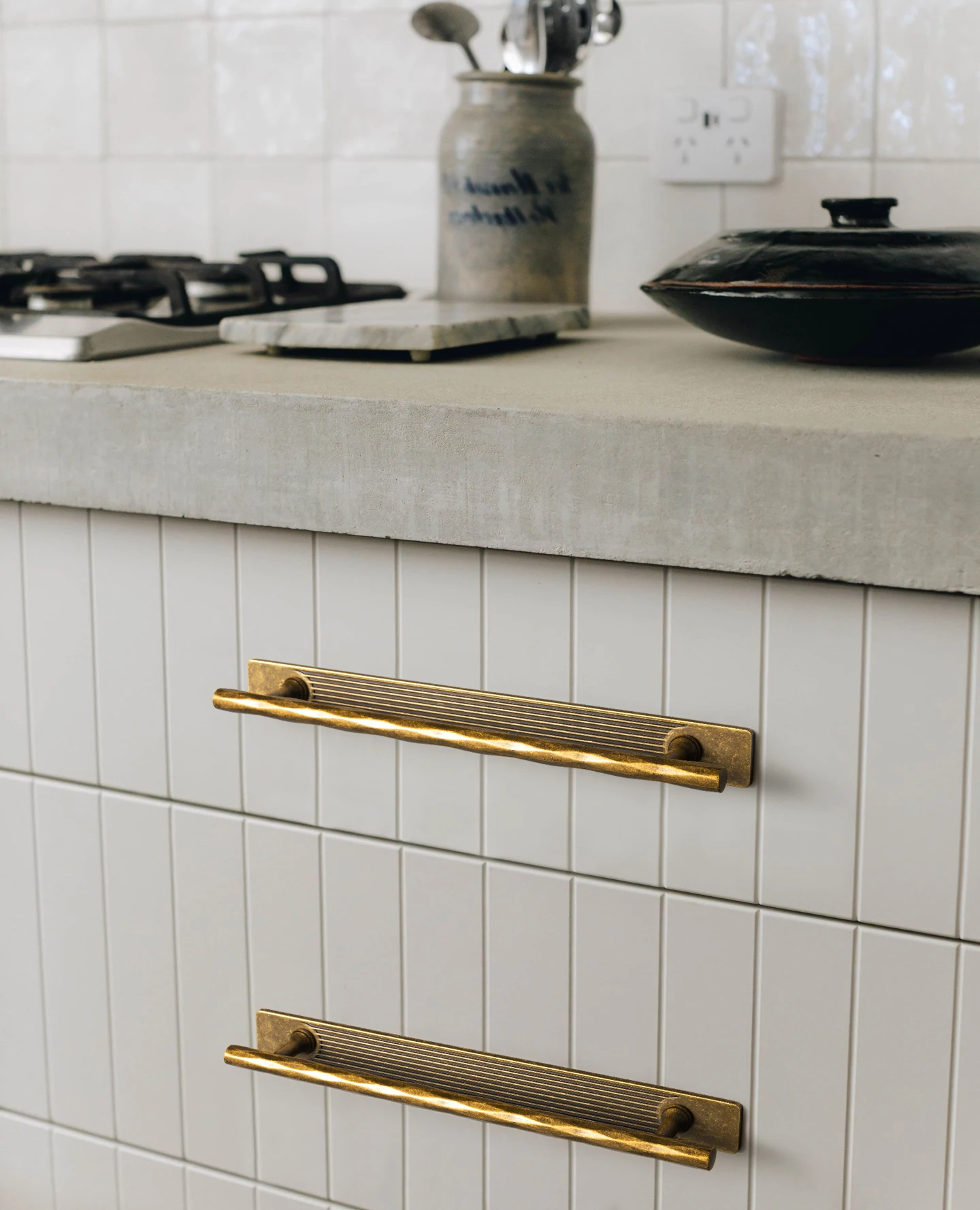 Goo-Ki  Antique Brass Rhombus  - Furniture Hardware With Backplate recension och pris